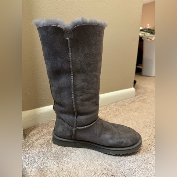 UGG Bailey Button Triplet II Boot - size 8 - FOLDABLE multiple ways to wear! - Picture 5 of 13